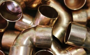 Jak zakuć przewód hydrauliczny?